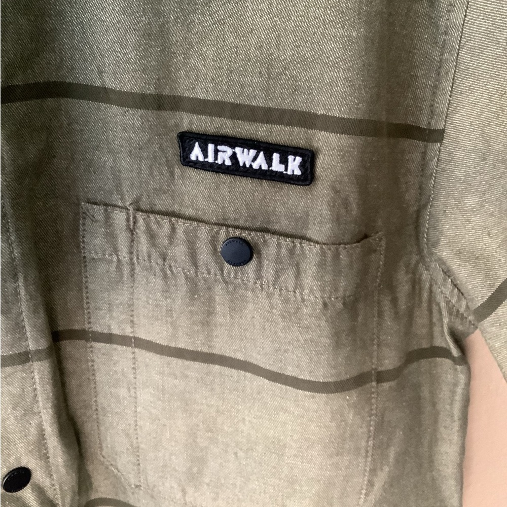 Airwalk Men’s Short Sleeve Shirt, Snap Button – Size Medium - Olive Green - Picture 4 of 7